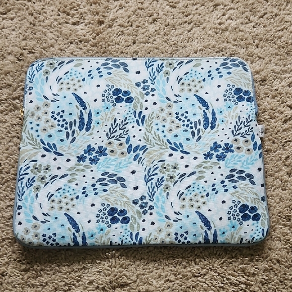 Elyse Breanne Design Floral Laptop Sleeve - Picture 1 of 6